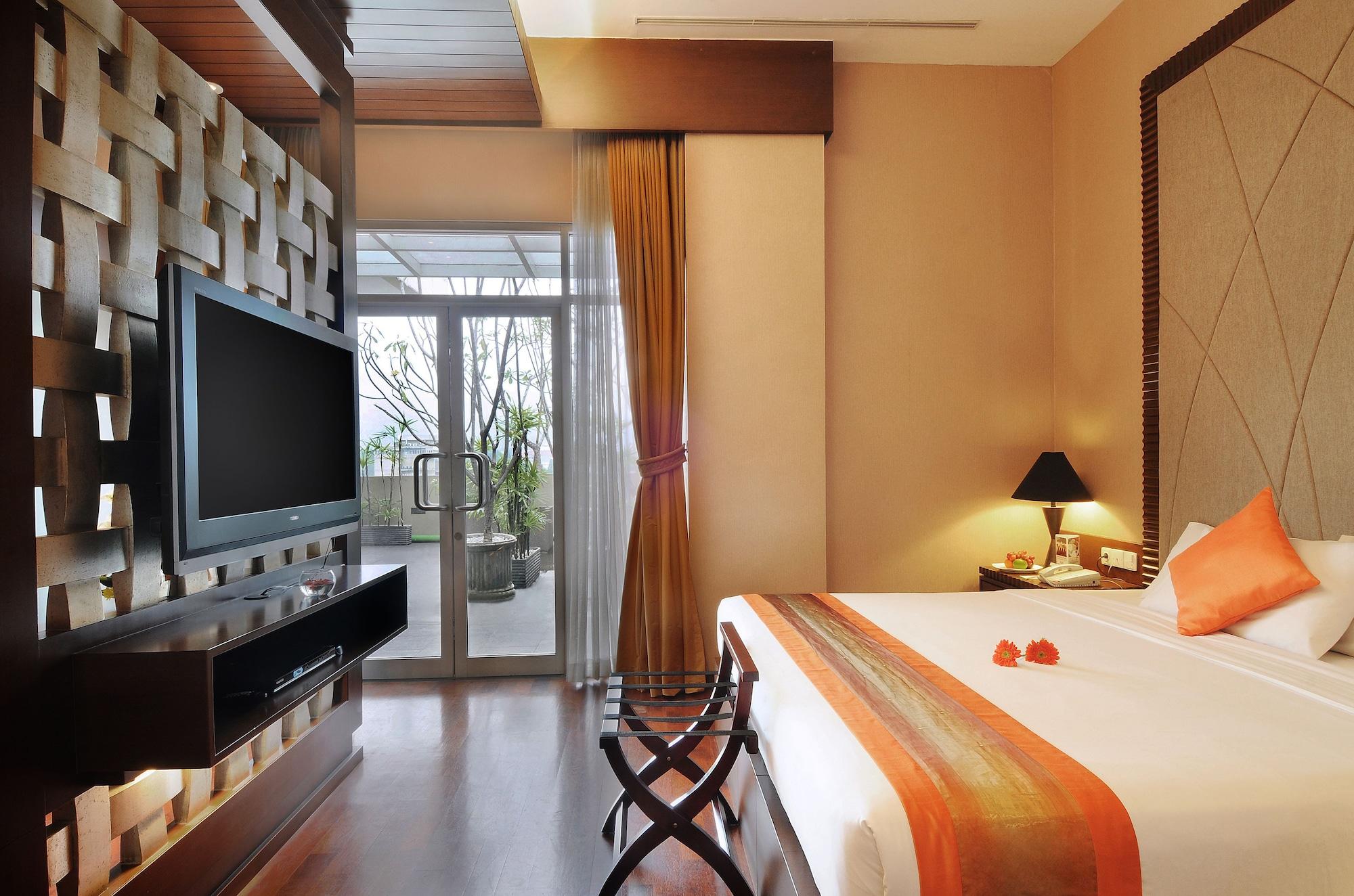 The Luxton Bandung Hotel Exterior photo