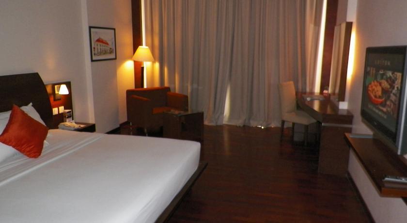 The Luxton Bandung Hotel Exterior photo