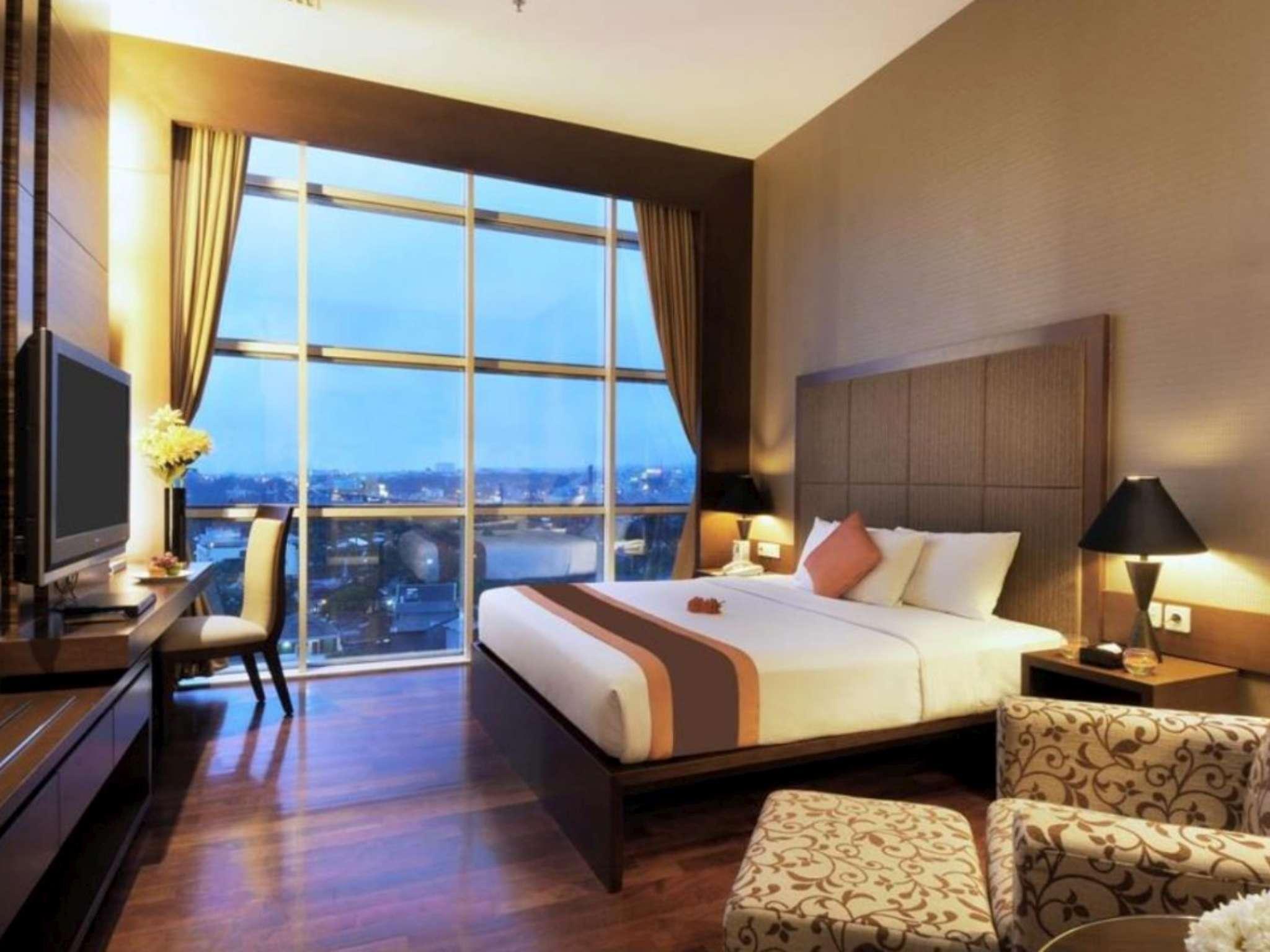 The Luxton Bandung Hotel Exterior photo