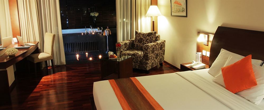 The Luxton Bandung Hotel Exterior photo