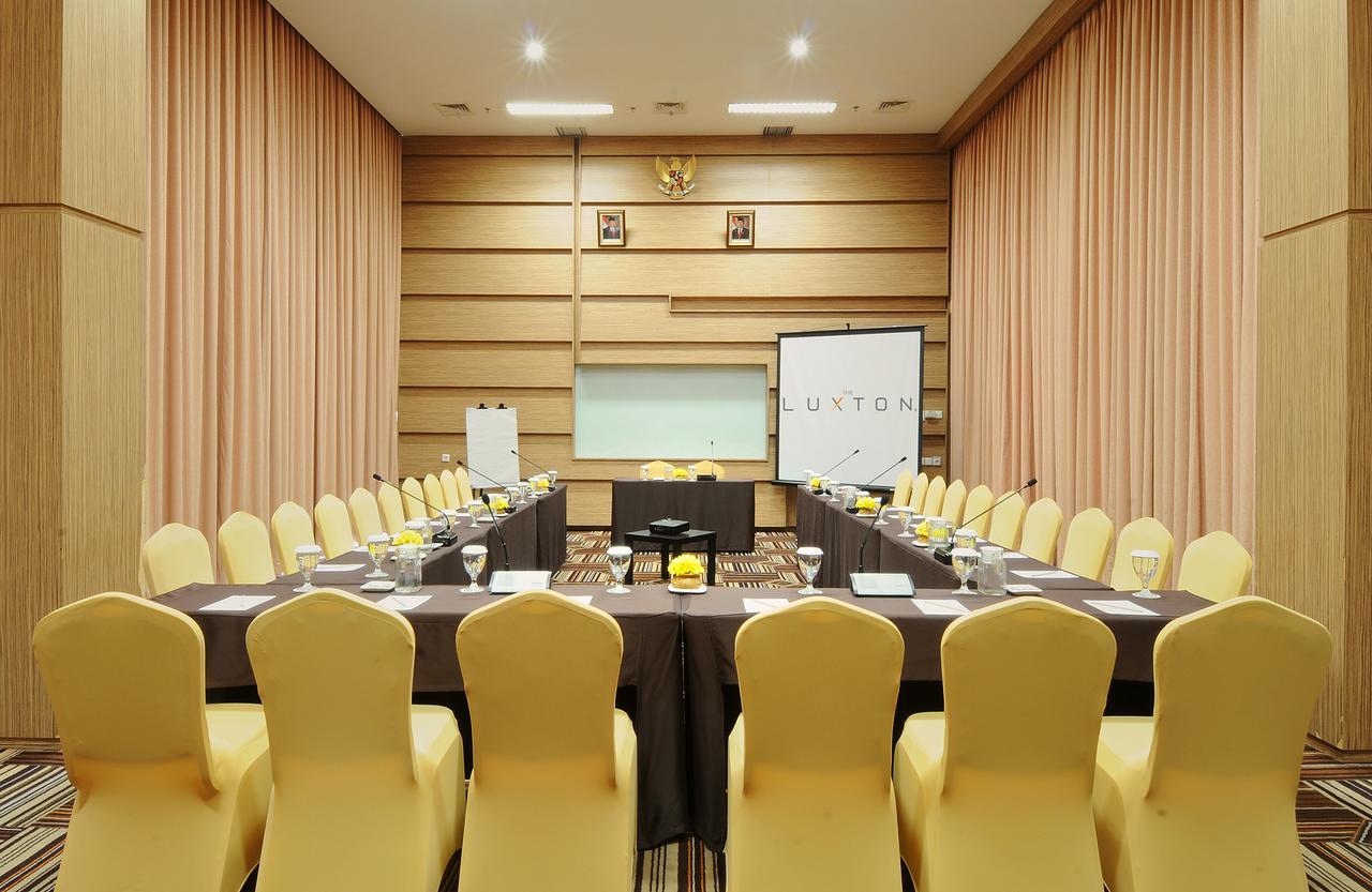 The Luxton Bandung Hotel Exterior photo