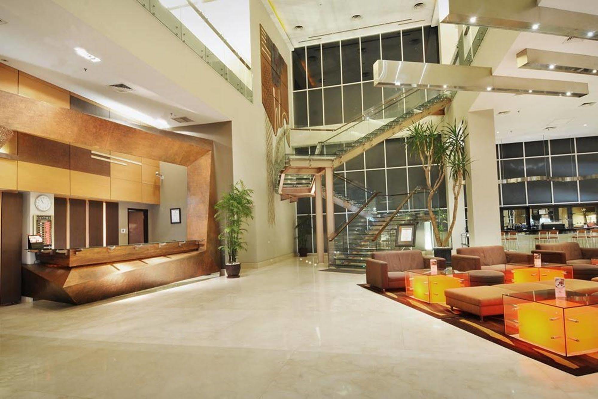 The Luxton Bandung Hotel Exterior photo