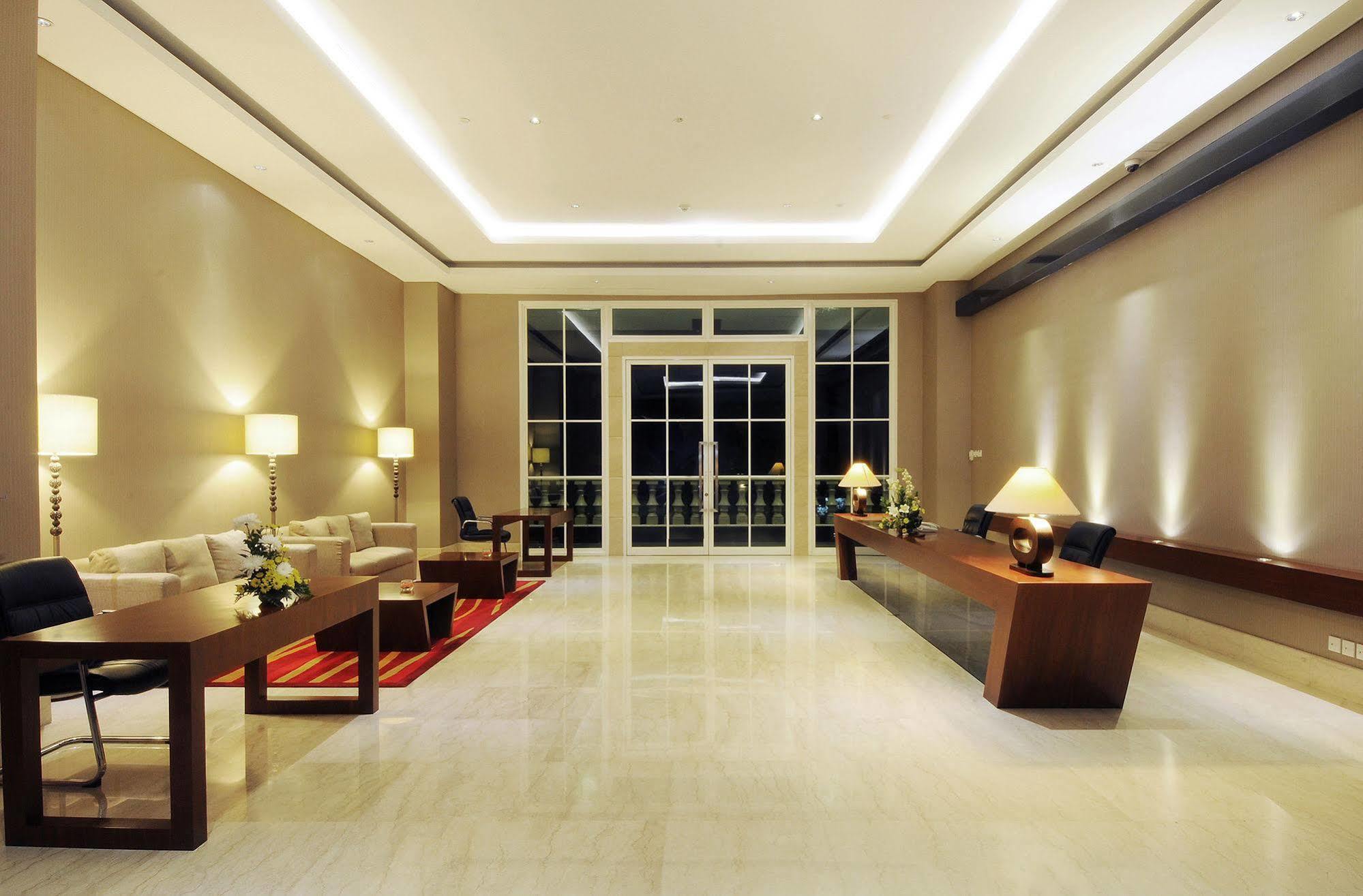 The Luxton Bandung Hotel Exterior photo
