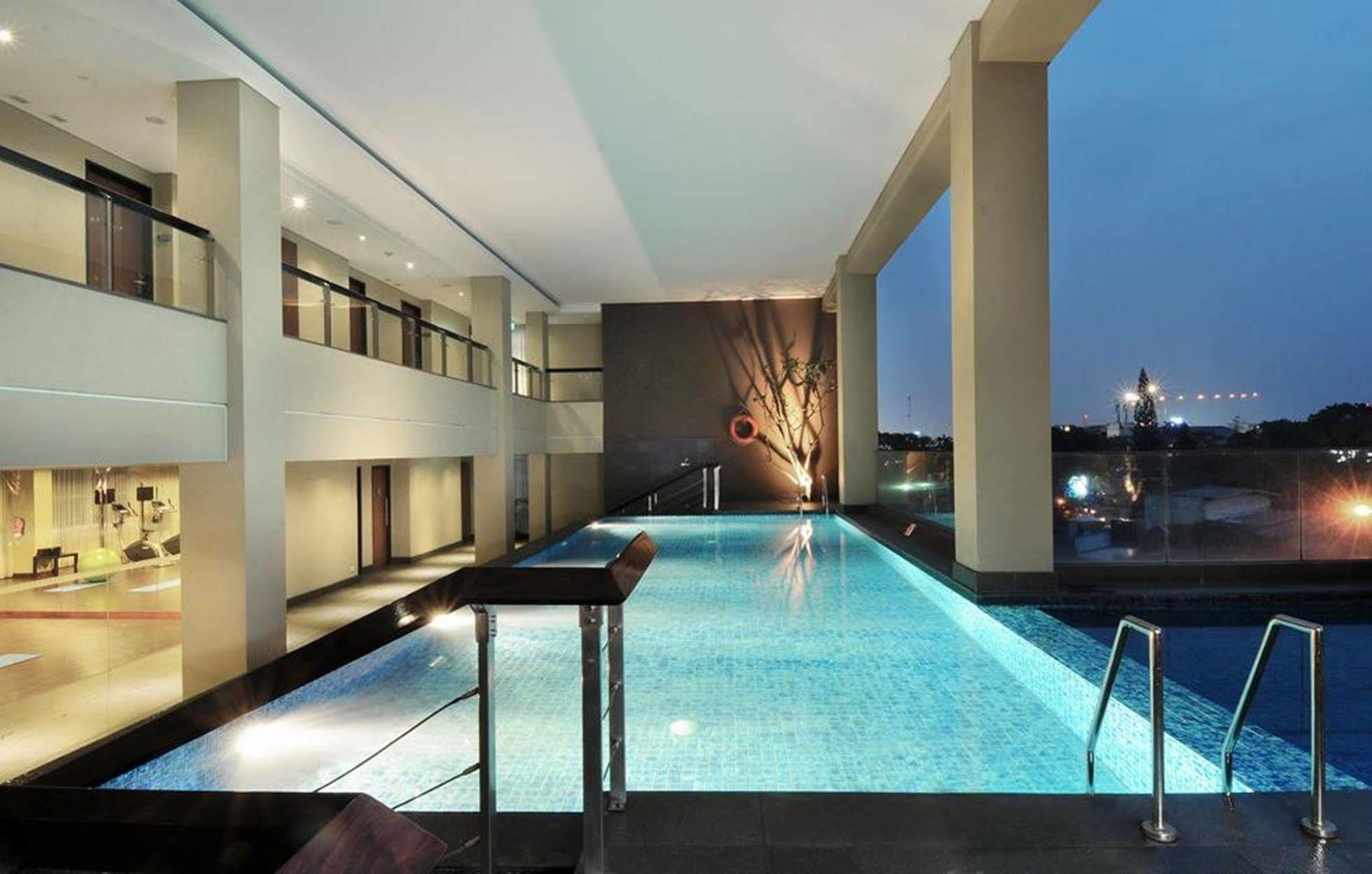 The Luxton Bandung Hotel Exterior photo