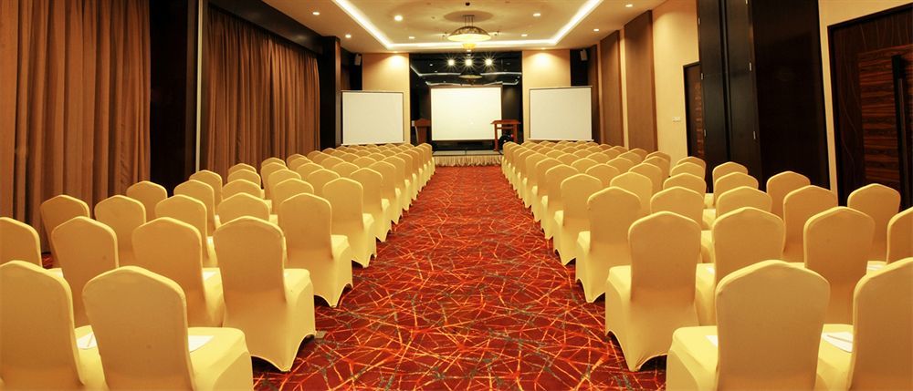 The Luxton Bandung Hotel Exterior photo